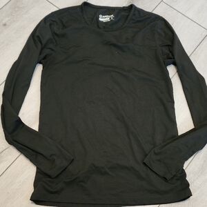 Magellan Outdoors Black Long Sleeve Tee